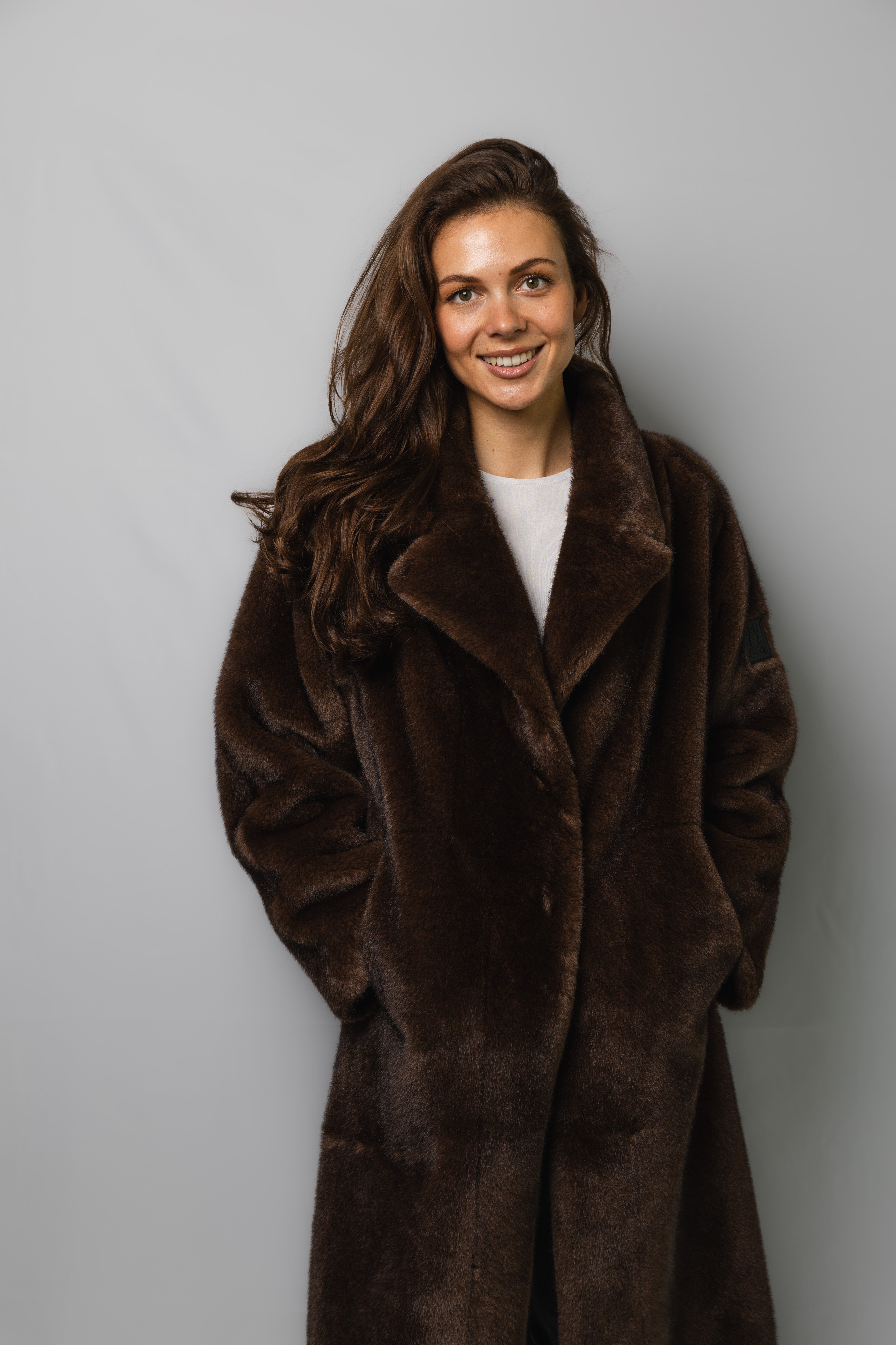 FAUX ELEGANCE COAT