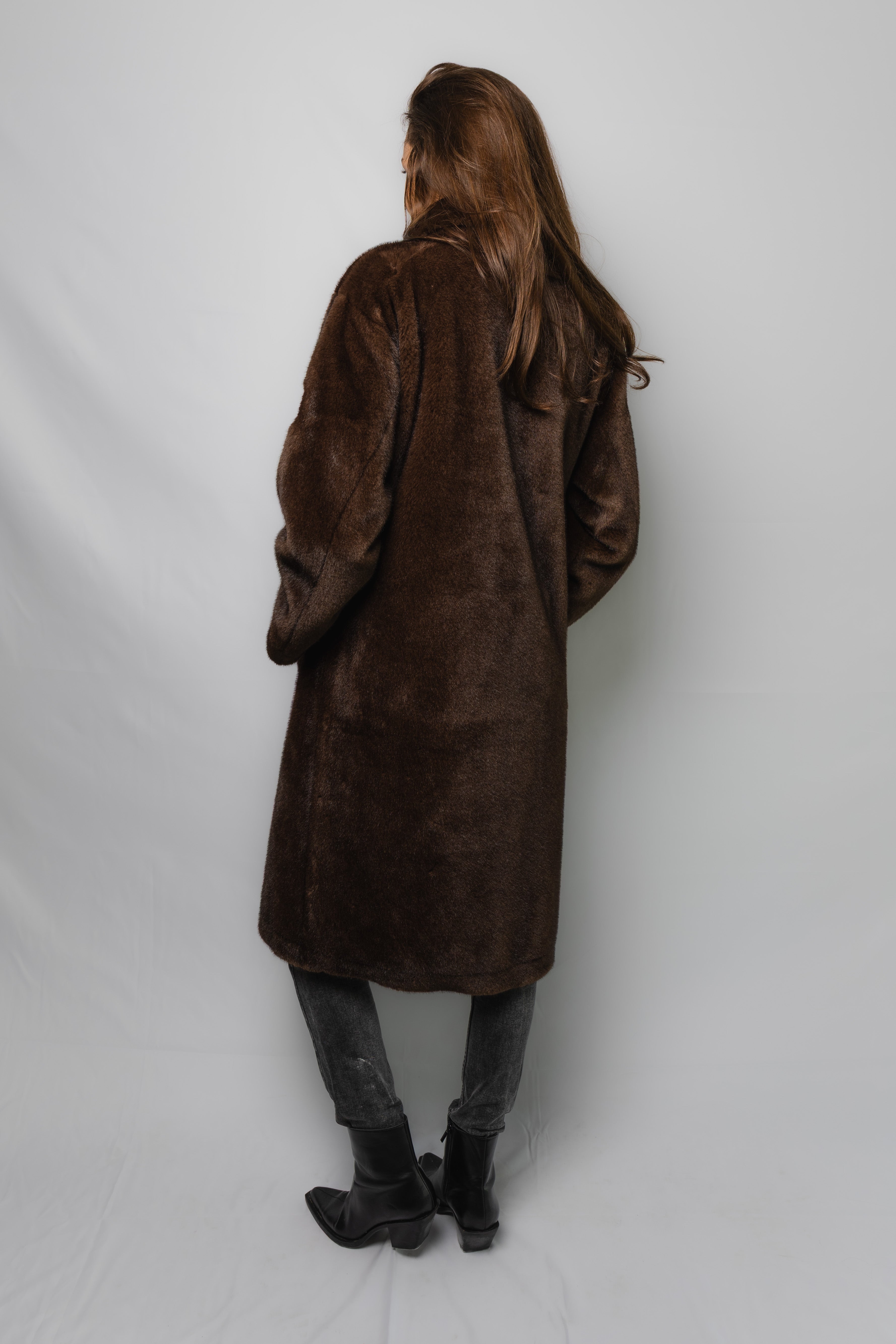 FAUX ELEGANCE COAT