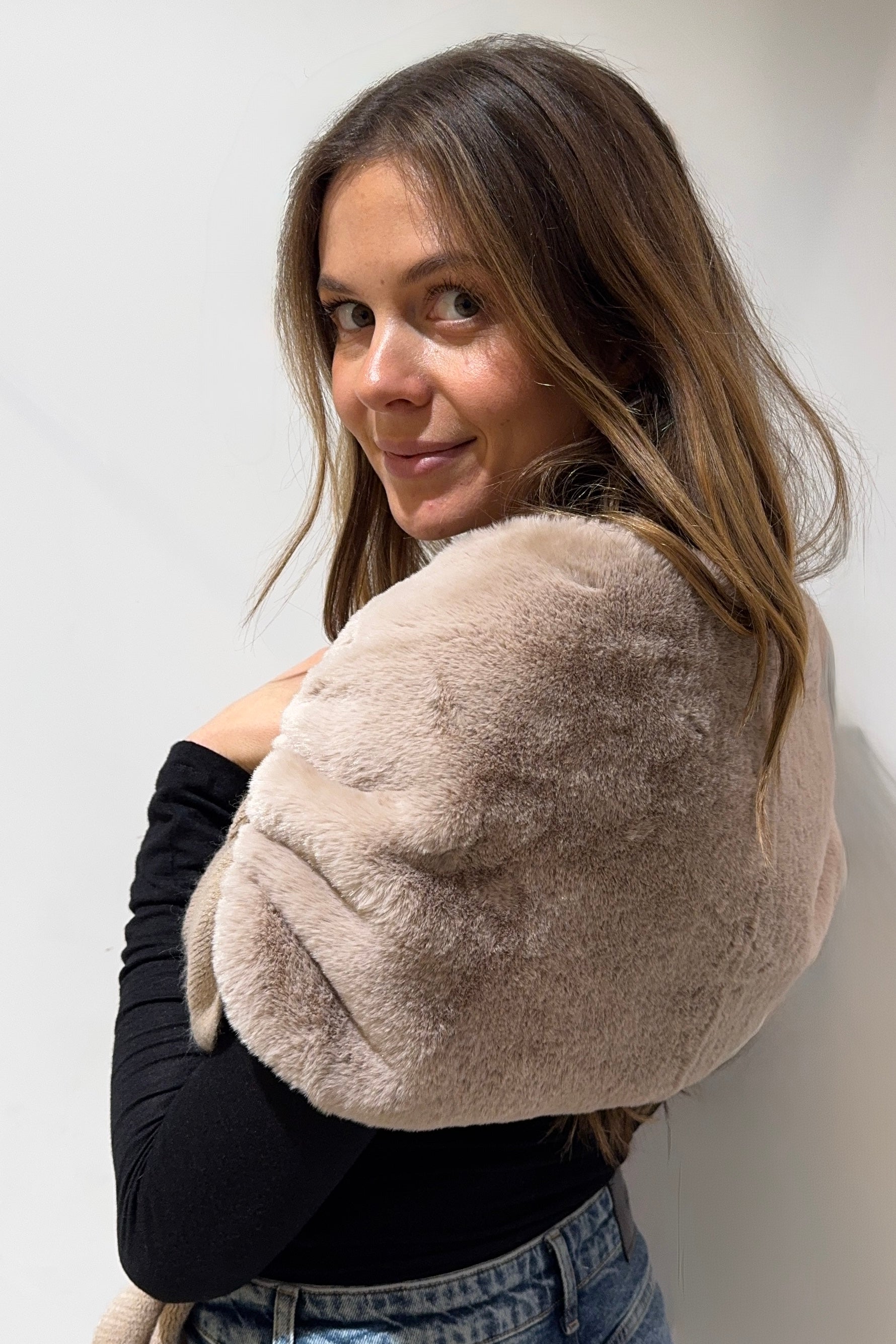 SCARF FAUX FUR DETAIL