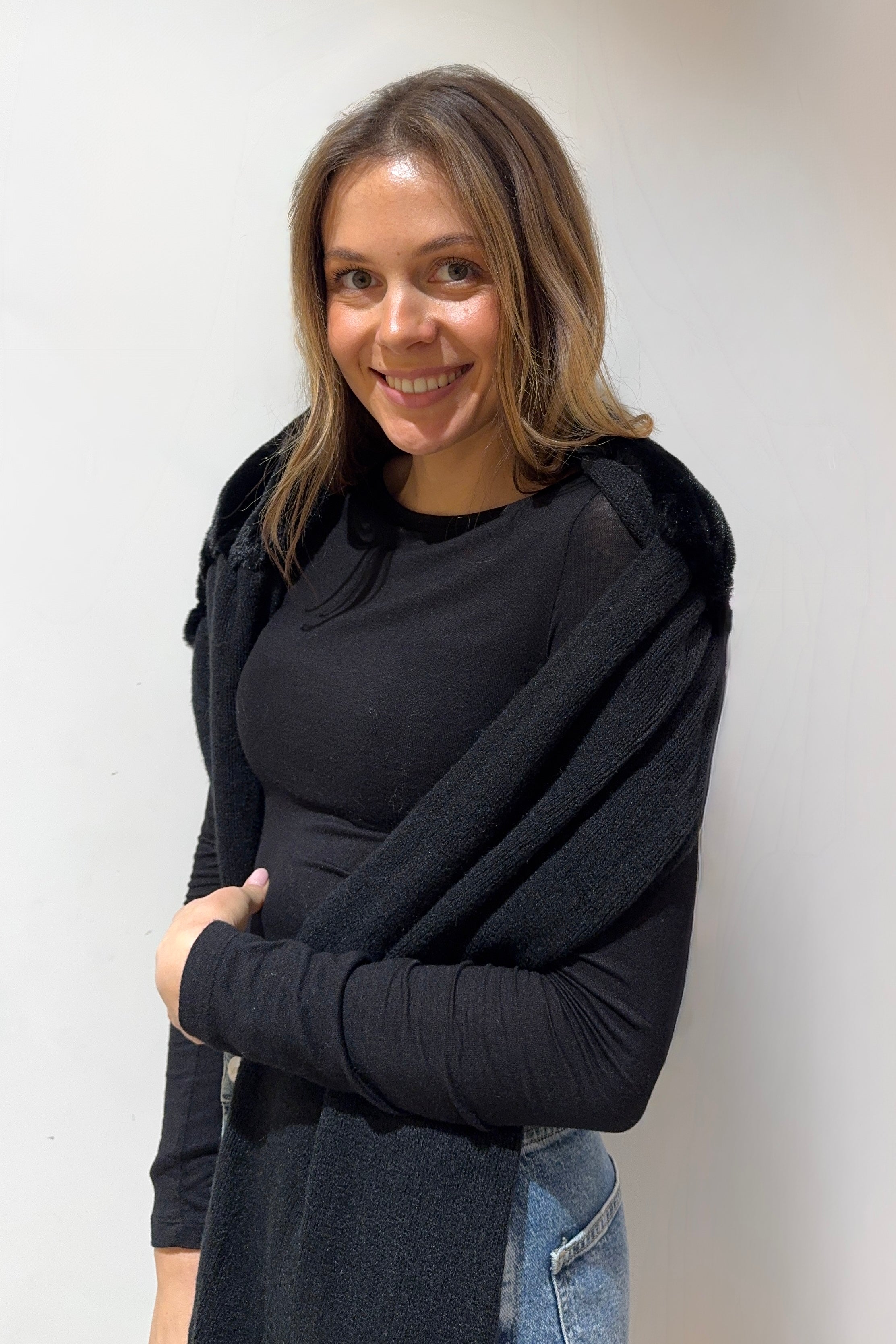 SCARF FAUX FUR DETAIL