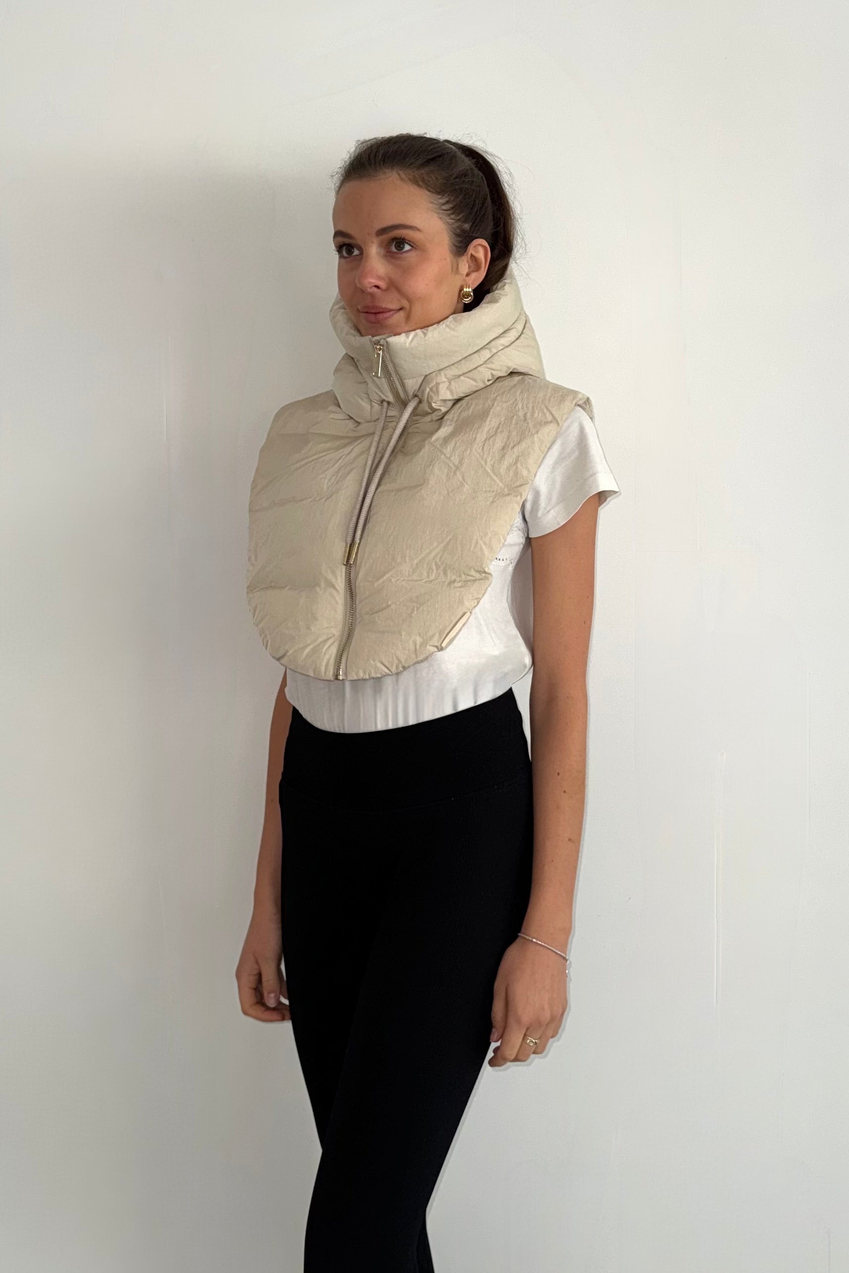 TABITA HOOD COLLAR