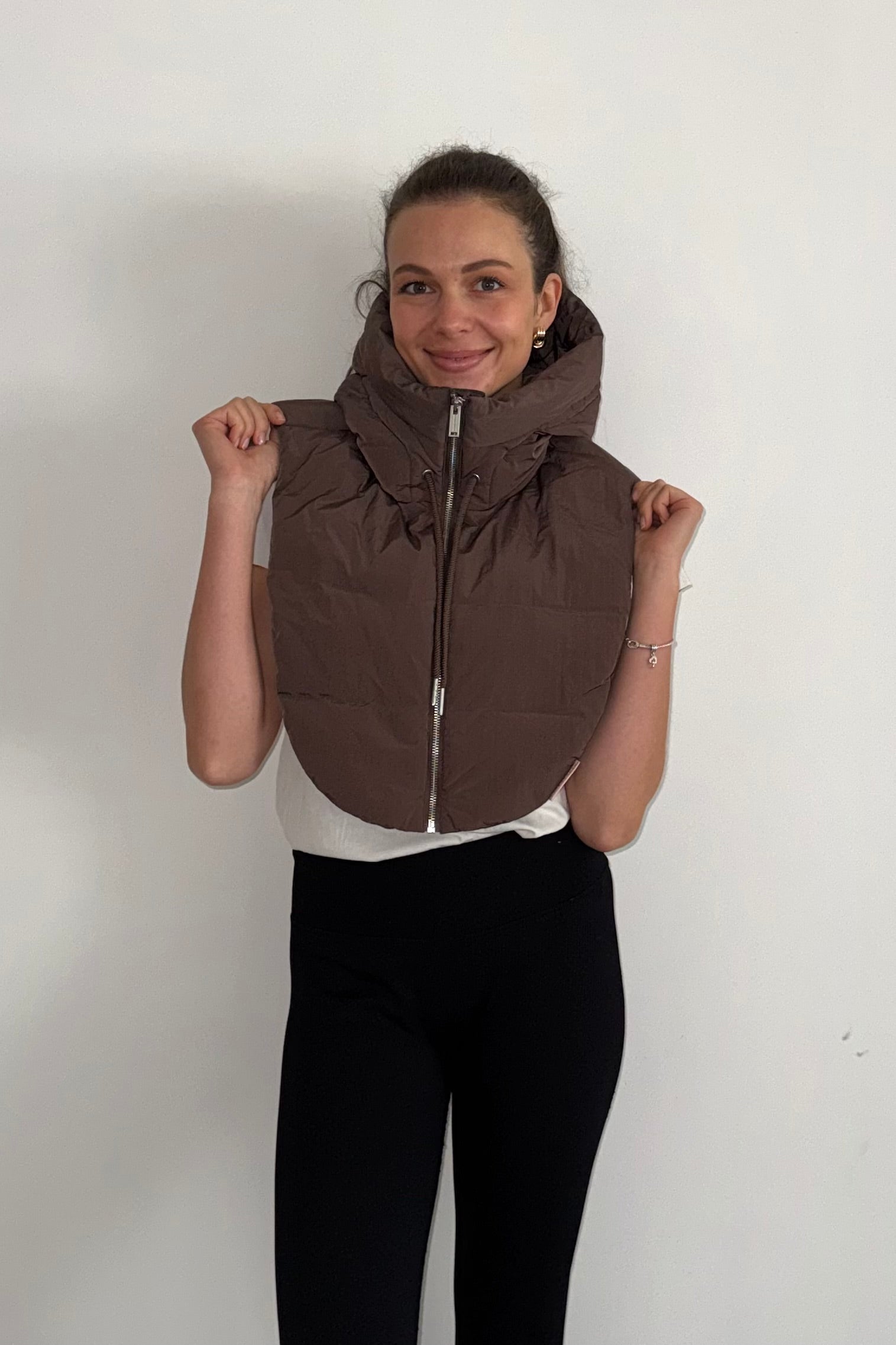 TABITA HOOD COLLAR