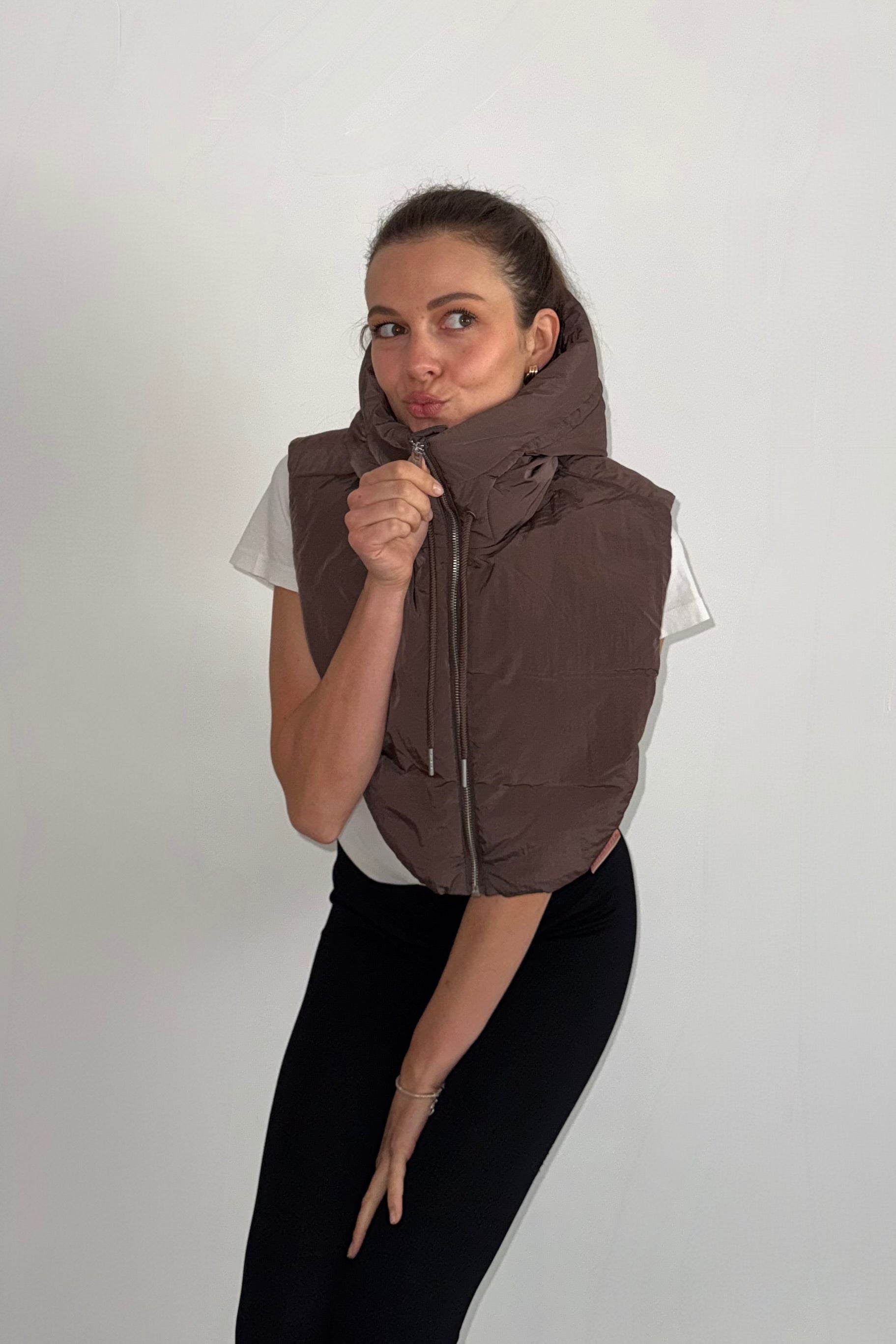 TABITA HOOD COLLAR